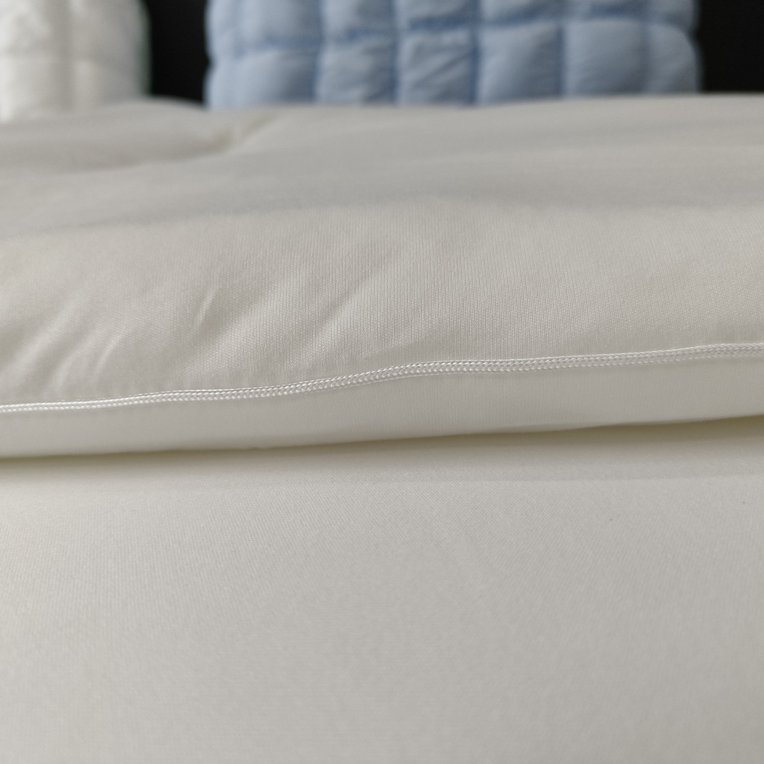 Marshmallow Extra Fluffy Knit Comforter 100% Jersey Down Alternative Machine Washable Marshmallow Extra Fluffy Knit Comforter 100% Jersey Down Alternative Machine Washable