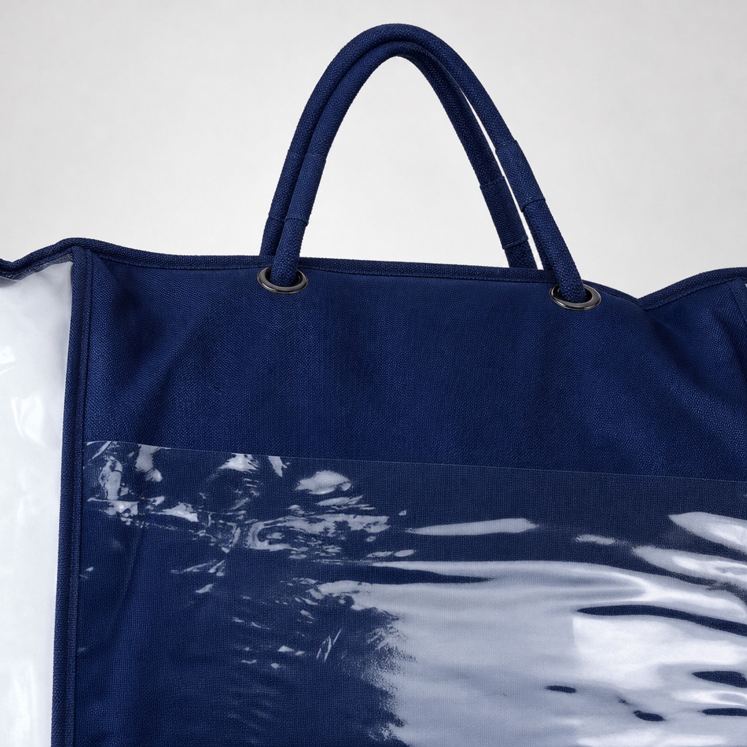Reinforced double webbing handles with metal eyelets on a bedding storage bag - Comfytouch